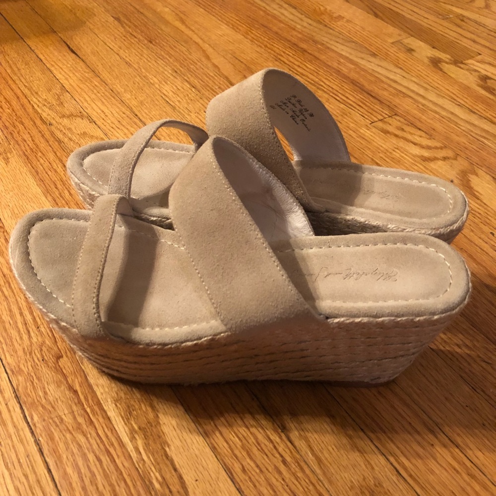 Elizabeth and James straw sandals size 9.5